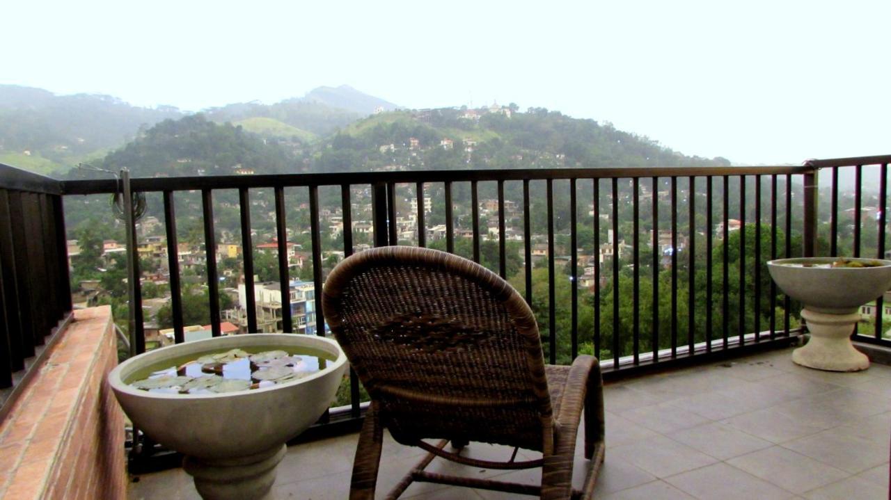 Bunk Planet Hotell Kandy Eksteriør bilde